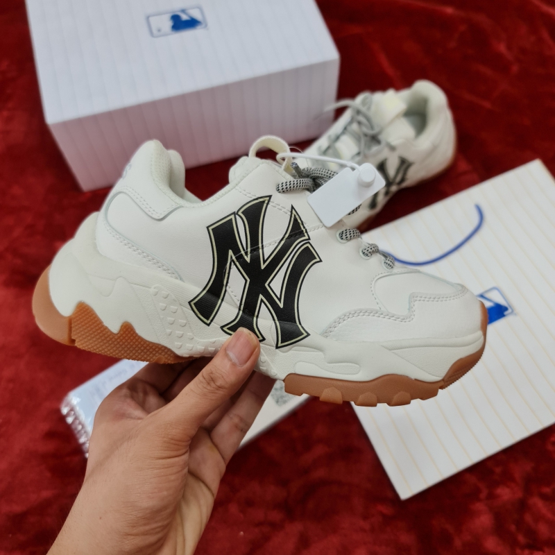 11 mẫu giày MLB NY đen phối đồ cực phong cách