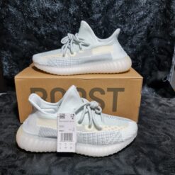 Giay yeezy 350v2 cloud white static