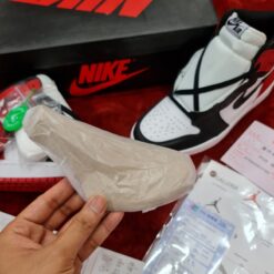 Nike air jordan 1 retro high OG black toe 12