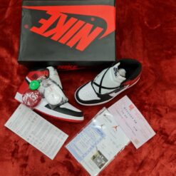 Nike air jordan 1 retro high OG black toe rotated